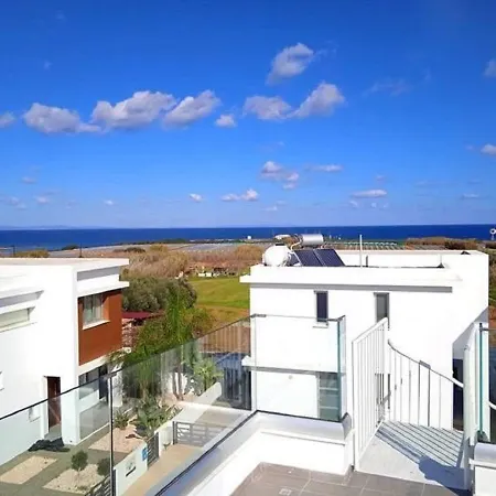 فيلة Beautiful Detached Modern With Pool باراليمني